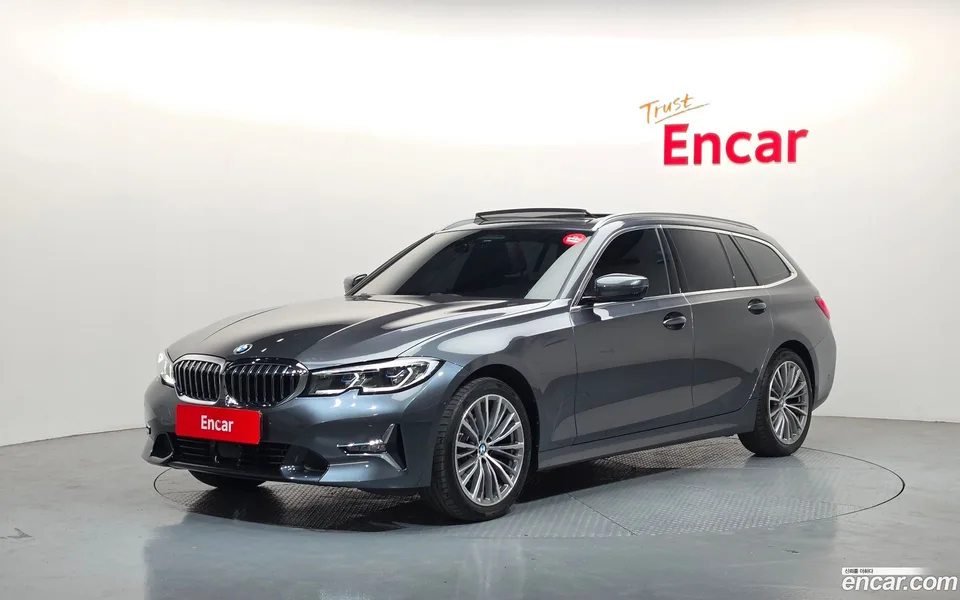 BMW 3 Series 320i 2022 — фото 1, купить с доставкой в Москву