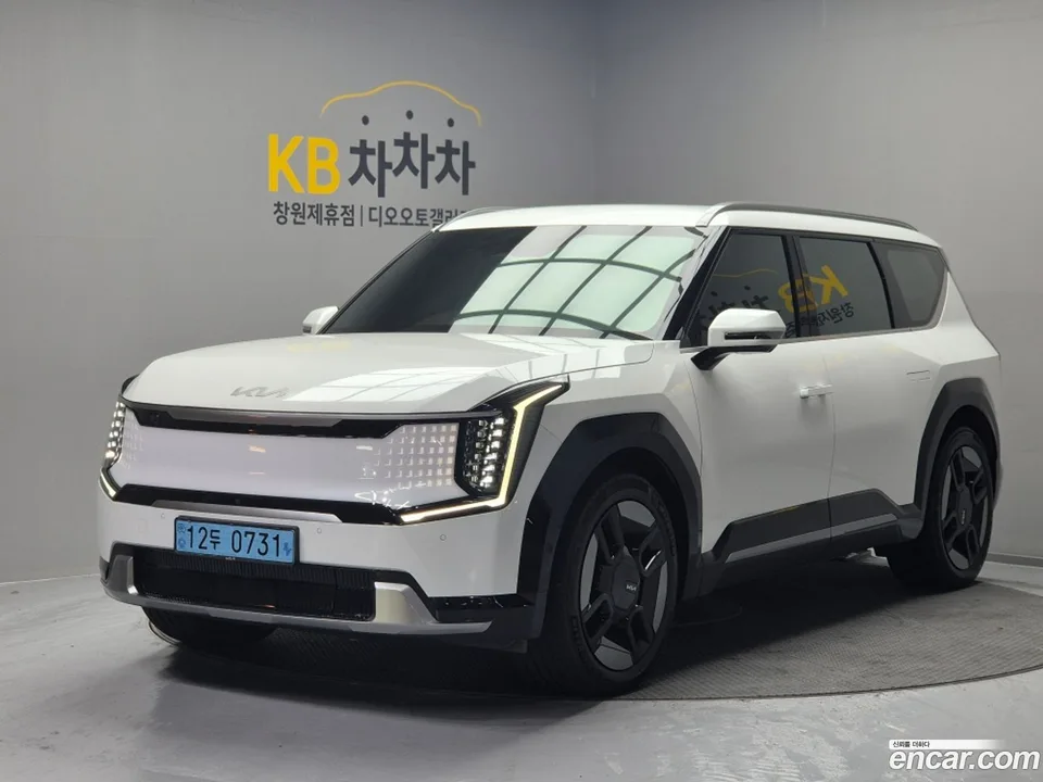 Kia EV9 4WD 2023 — миниатюра 2