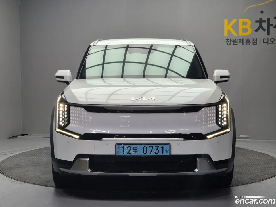 Kia EV9 4WD 2023 — фото 1, купить с доставкой в Москву