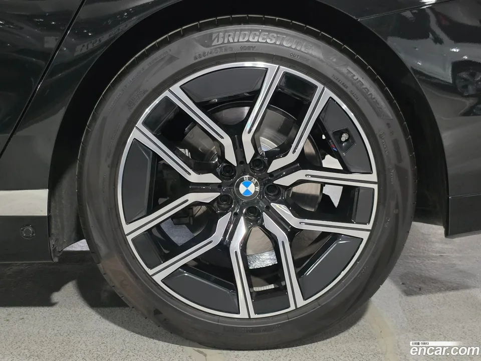 BMW 7 Series 740d xDrive M 2025 — миниатюра 4