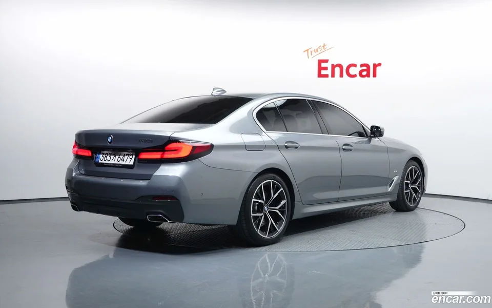 BMW 5 Series 530i M 2023 — миниатюра 2