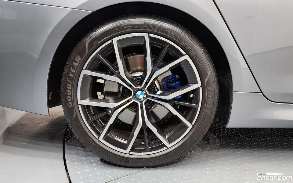 BMW 5 Series 530i M 2023 — миниатюра 5