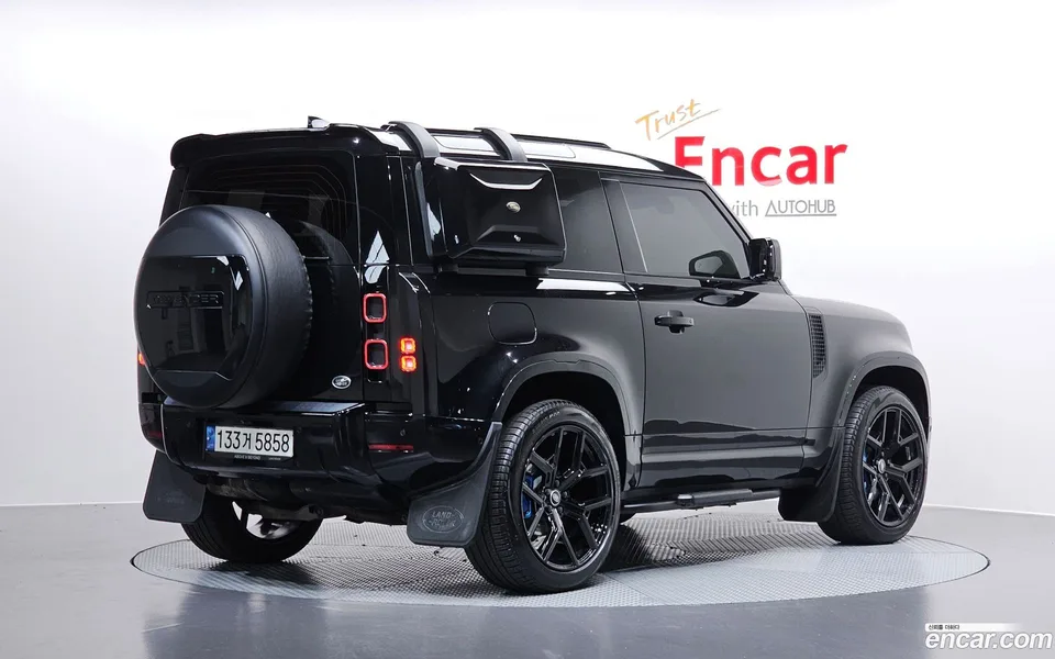 Land Rover Defender 90 D250 SE 2022 — миниатюра 2