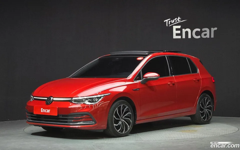 Volkswagen Golf 2.0 TDI 2023 — фото 1, купить с доставкой в Москву