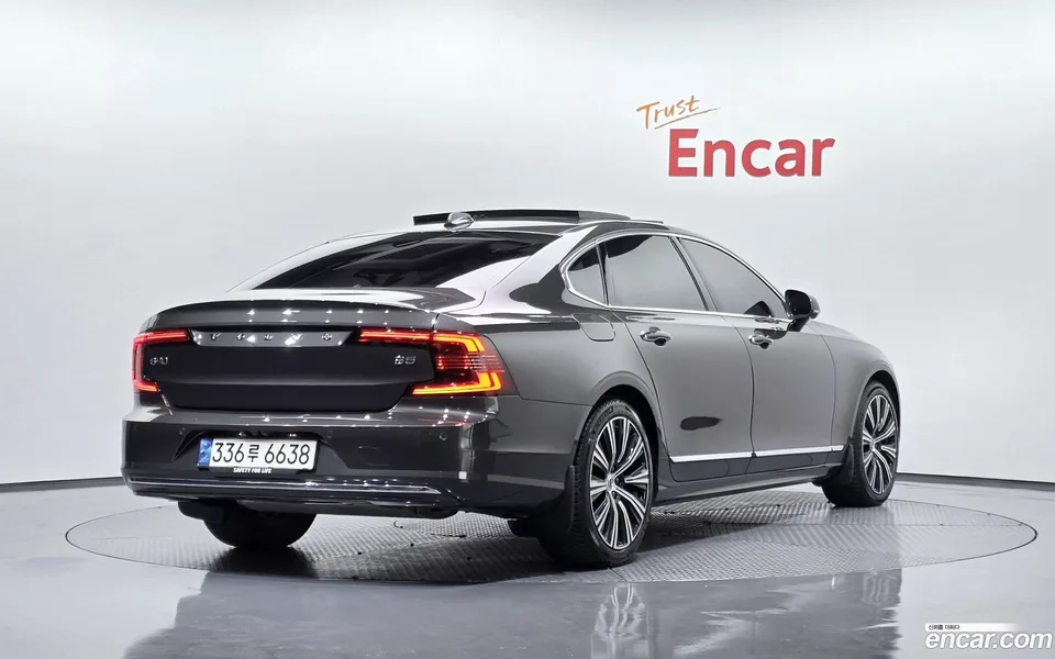 Volvo S90 B5 2023 — миниатюра 2