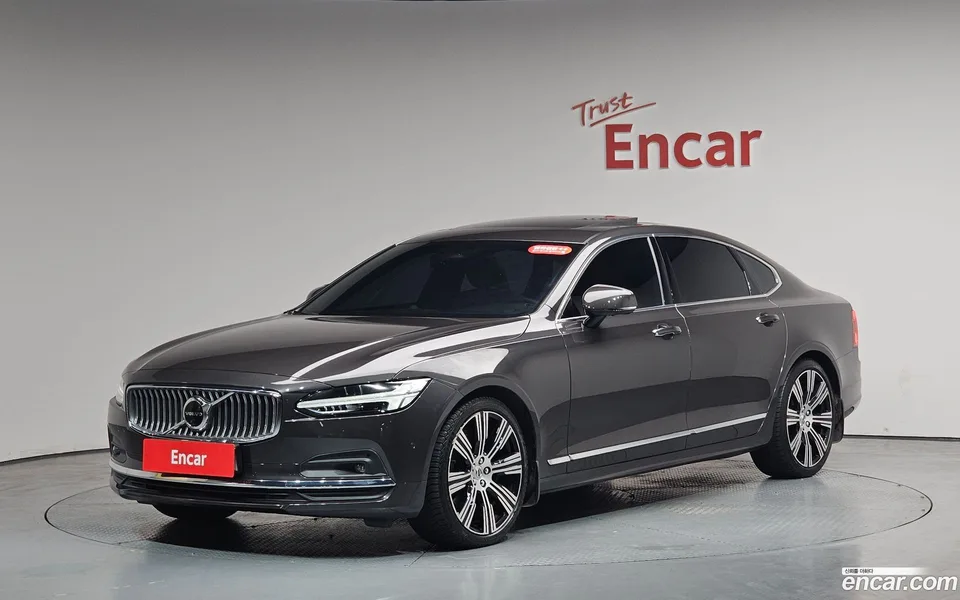 Volvo S90 B6 AWD 2022 — фото 1, купить с доставкой в Москву