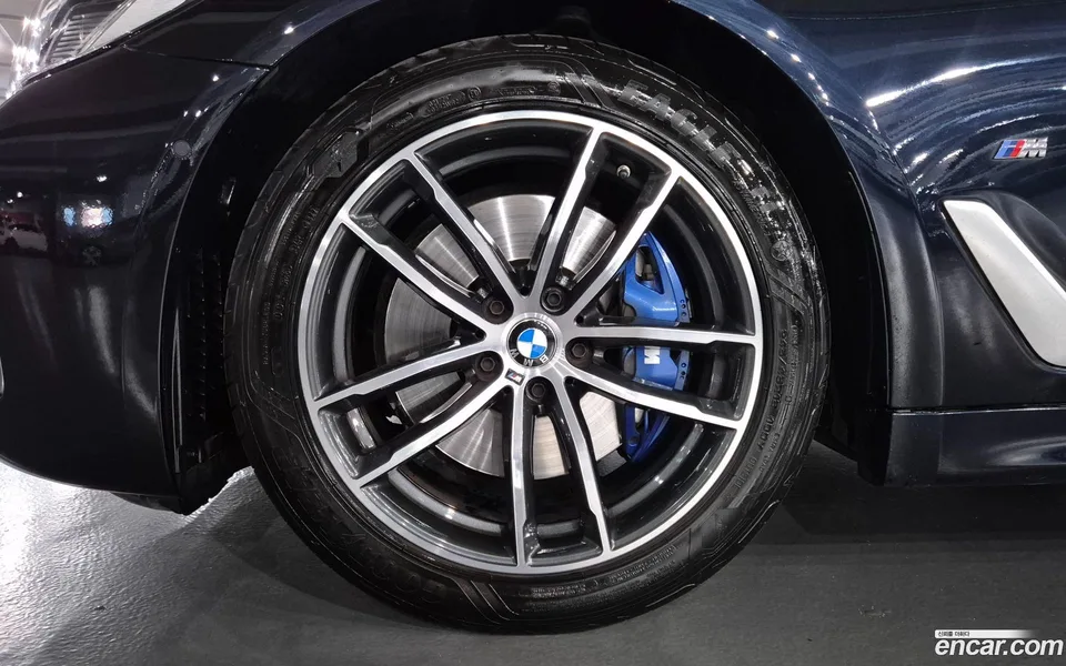 BMW 5 Series 520i M 2023 — миниатюра 5