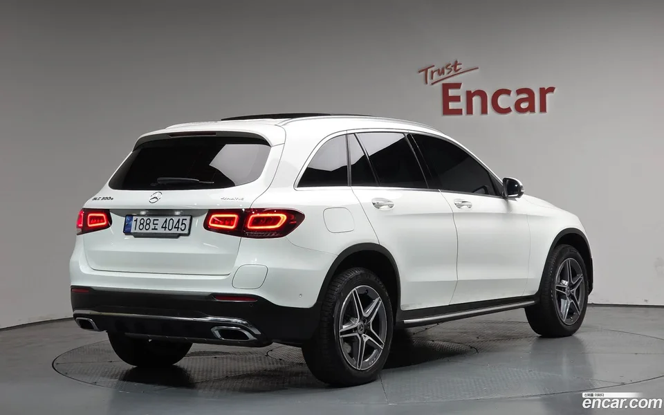 Mercedes-Benz GLC-Class GLC300e 4MATIC 2022 — миниатюра 2