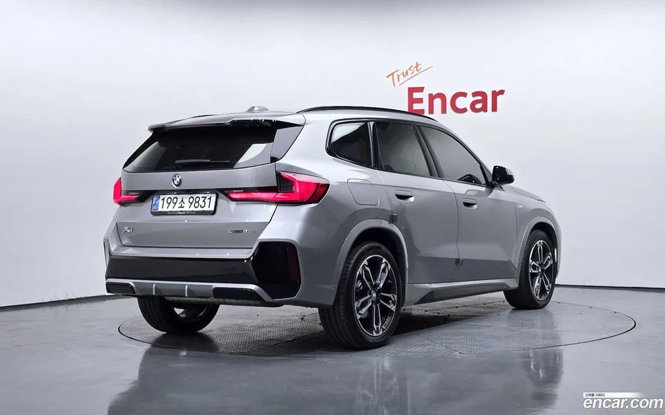 BMW X1 sDrive 20i M 2023 — миниатюра 2