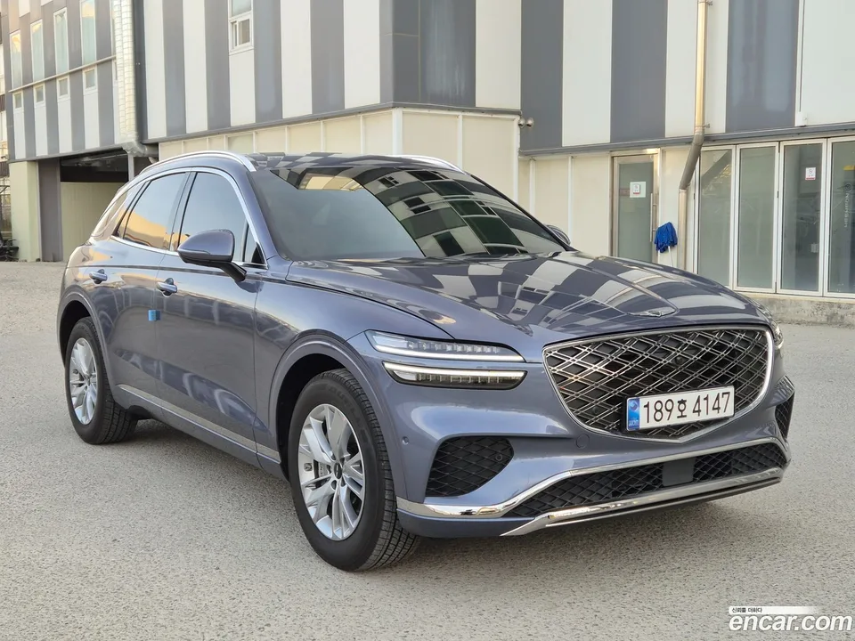 Genesis GV70 2.5T 2WD 2024 — миниатюра 2