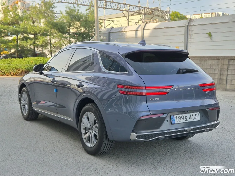 Genesis GV70 2.5T 2WD 2024 — миниатюра 3