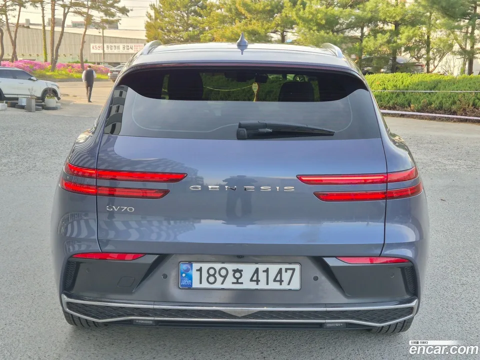 Genesis GV70 2.5T 2WD 2024 — миниатюра 4
