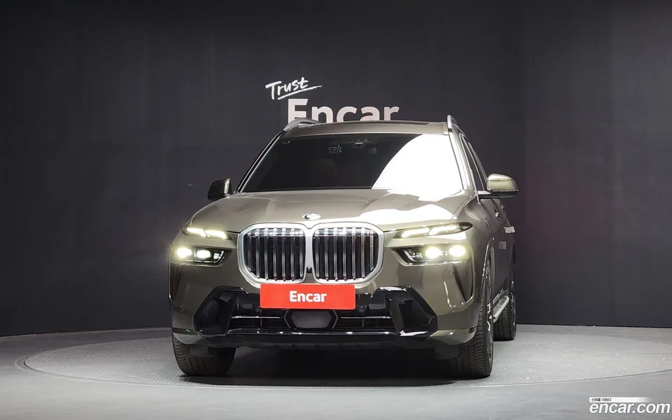 BMW X7 xDrive 40i M 6 2025 — миниатюра 3