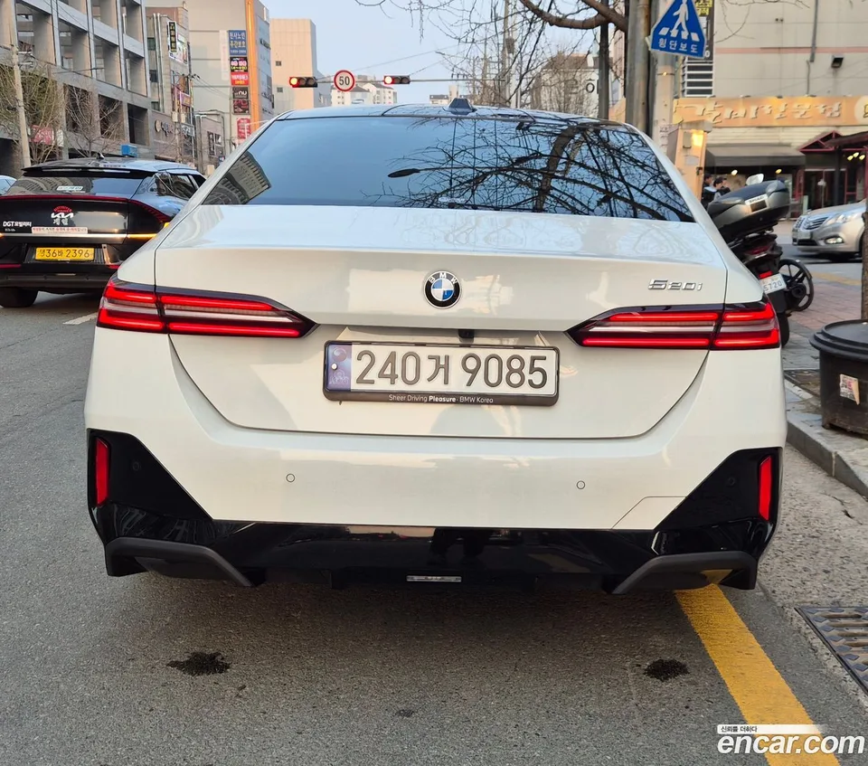 BMW 5 Series 520i M 2024 — миниатюра 2