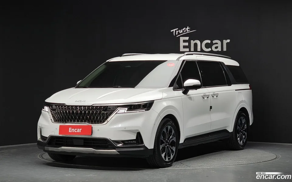 Kia Carnival 9 2023 — фото 1, купить с доставкой в Москву