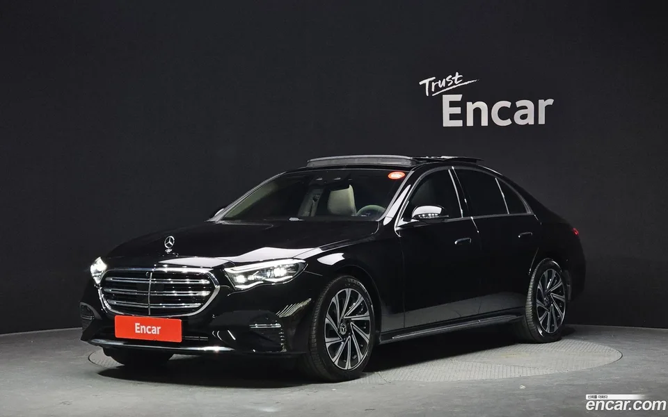 Mercedes-Benz E-Class E300 4MATIC 2024 — фото 1, купить с доставкой в Москву