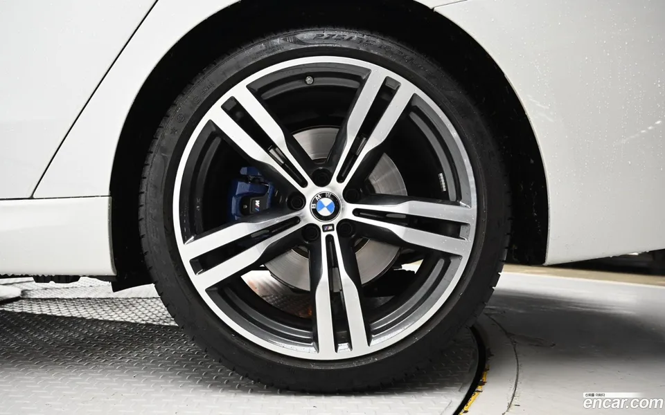 BMW 6 Series GT 630i xDrive M 2024 — миниатюра 5