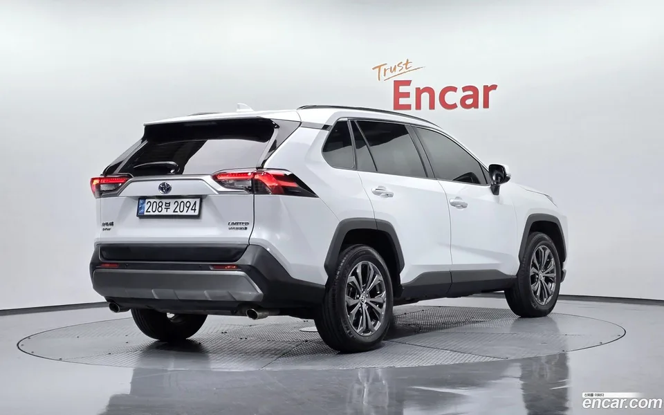 Toyota RAV4 2.5 4WD LTD 2024 — миниатюра 2