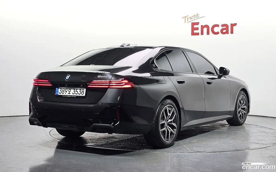 BMW 5 Series 520i M 2025 — миниатюра 2