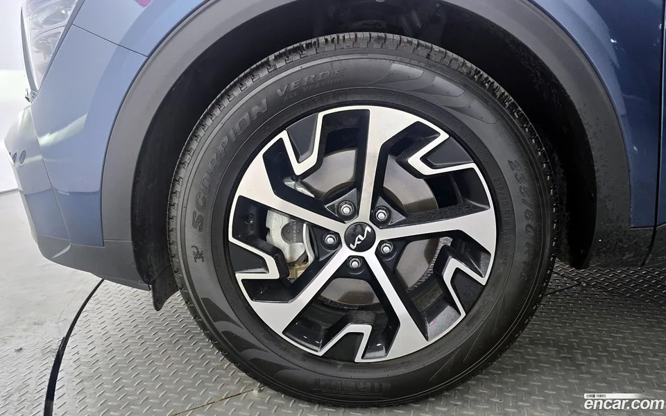Kia Sportage Hybrid 2WD 2023 — миниатюра 5