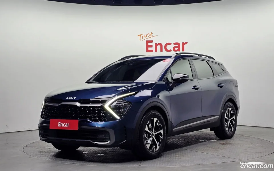 Kia Sportage Hybrid 2WD 2023 — фото 1, купить с доставкой в Москву