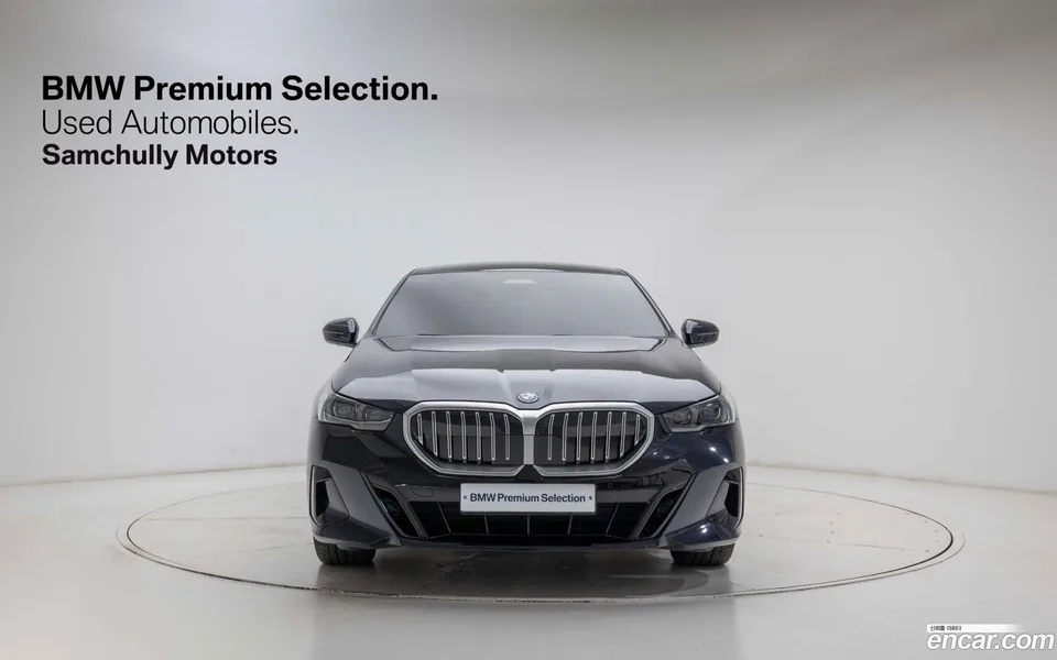 BMW 5 Series 530e M 2025 — миниатюра 2