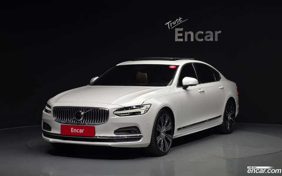 Volvo S90 B6 AWD 2024 — фото 1, купить с доставкой в Москву