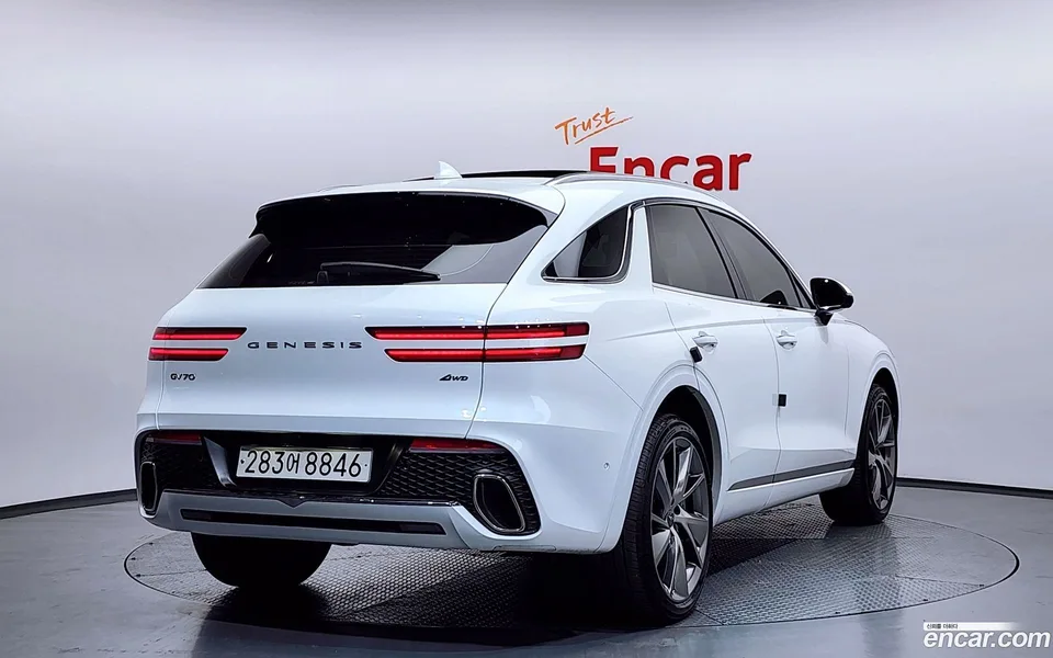 Genesis GV70 2.5T AWD 2023 — миниатюра 2