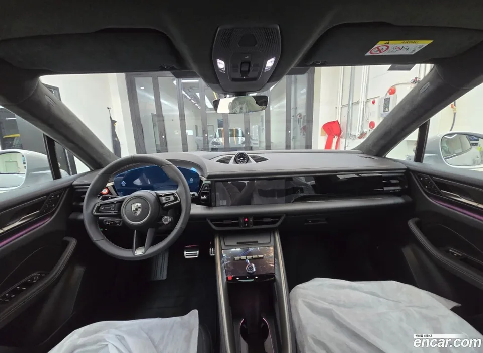 Porsche Macan Electric 2025 — миниатюра 5