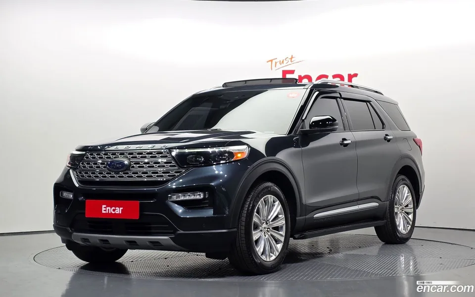 Ford Explorer 2.3 4WD 2023 — фото 1, купить с доставкой в Москву