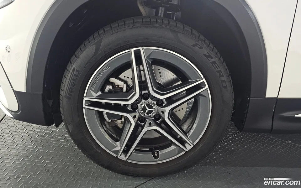 Mercedes-Benz GLB-Class GLB250 4MATIC 2024 — миниатюра 5