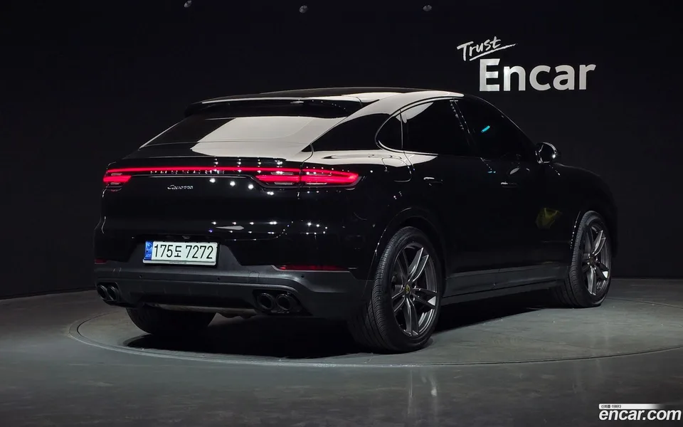 Porsche Cayenne 3.0 2023 — миниатюра 2