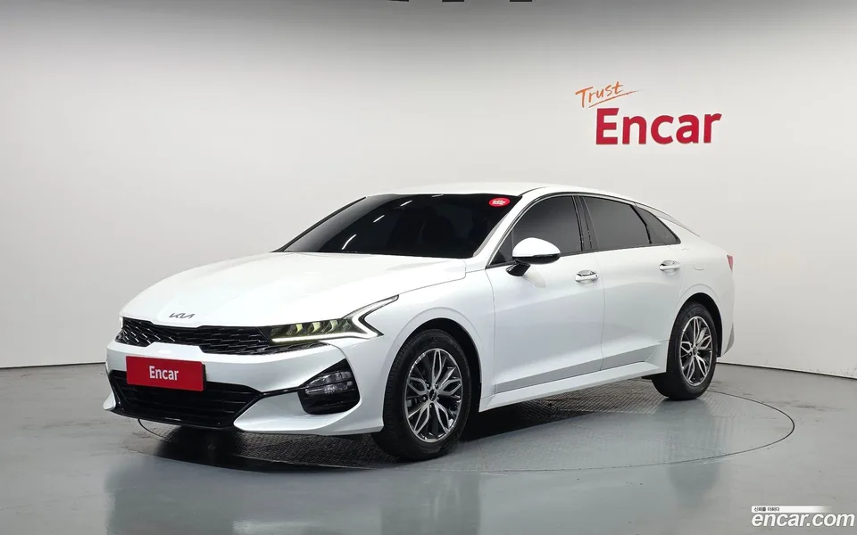 Kia K5 2.0 2023 — фото 1, купить с доставкой в Москву