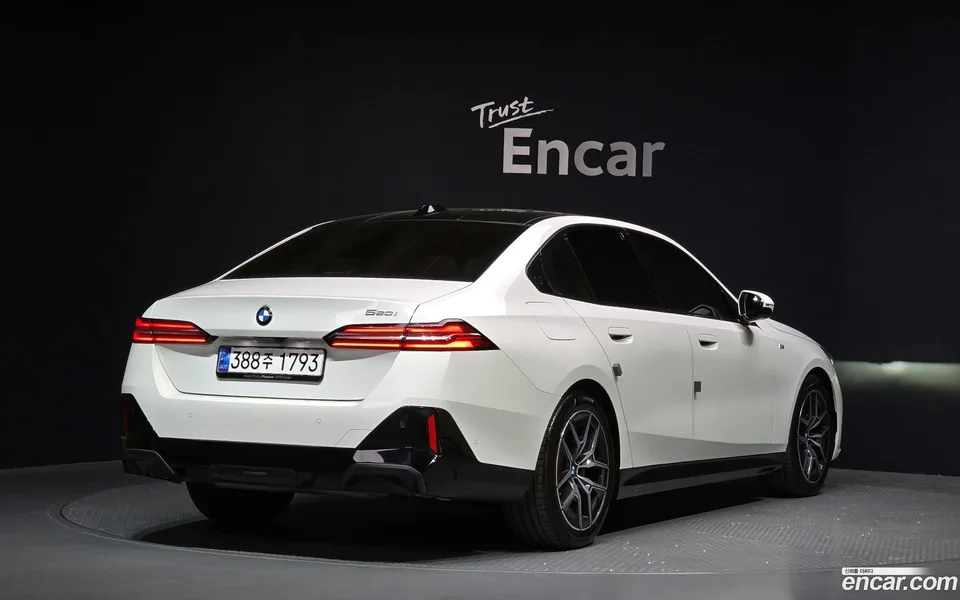 BMW 5 Series 520i M 2024 — миниатюра 2