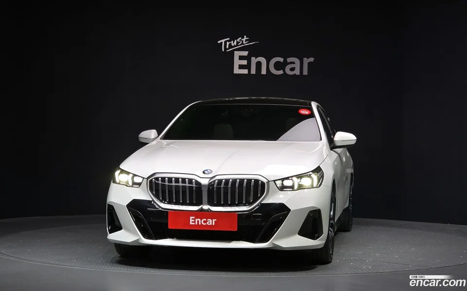 BMW 5 Series 520i M 2024 — миниатюра 3