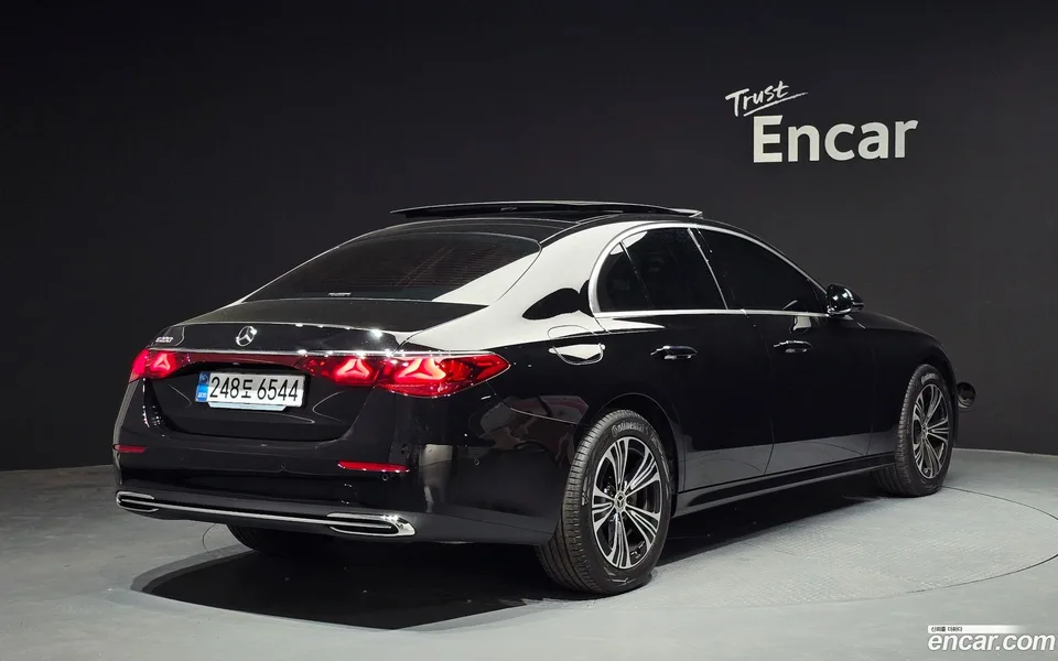 Mercedes-Benz E-Class E200 2025 — миниатюра 2