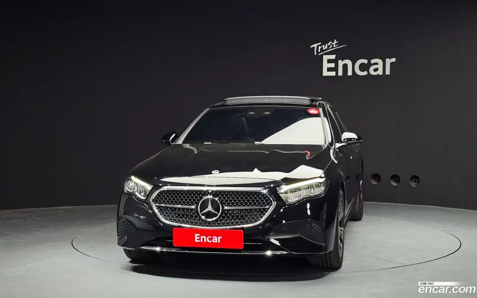 Mercedes-Benz E-Class E200 2025 — миниатюра 3