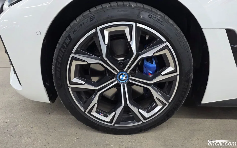 BMW i4 eDrive40 M 2024 — миниатюра 5