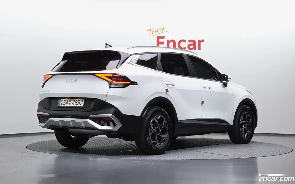 Kia Sportage 1.6 2WD 2023 — миниатюра 2