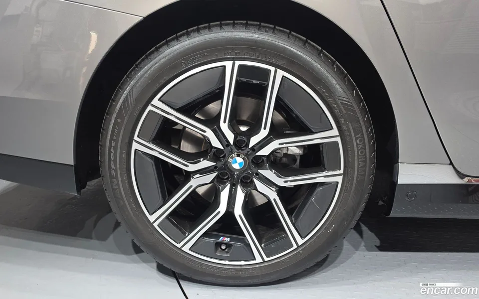 BMW 7 Series 740i xDrive M 2025 — миниатюра 5