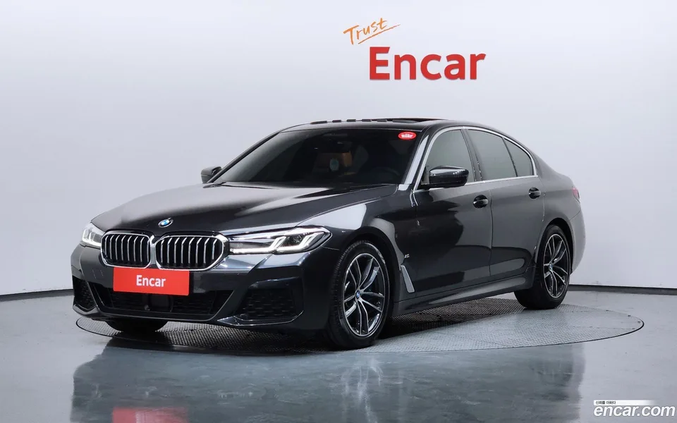 BMW 5 Series 520i M 2022 — фото 1, купить с доставкой в Москву