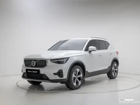 Volvo XC40 2025 купить в Москве