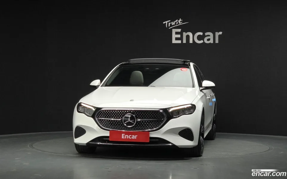 Mercedes-Benz E-Class E200 2024 — миниатюра 3