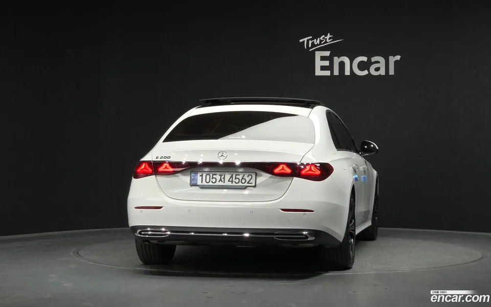 Mercedes-Benz E-Class E200 2024 — миниатюра 4