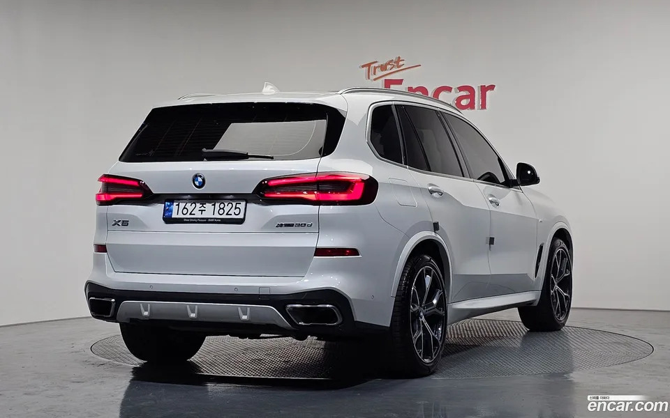 BMW X5 xDrive 30d M 2023 — миниатюра 2