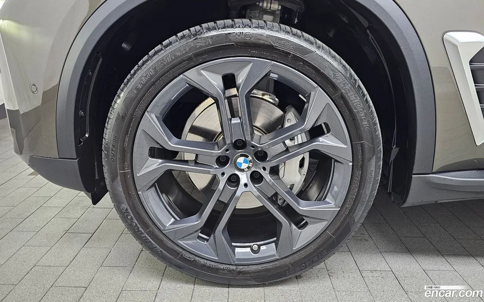 BMW X5 xDrive 40i xLine 2024 — миниатюра 5