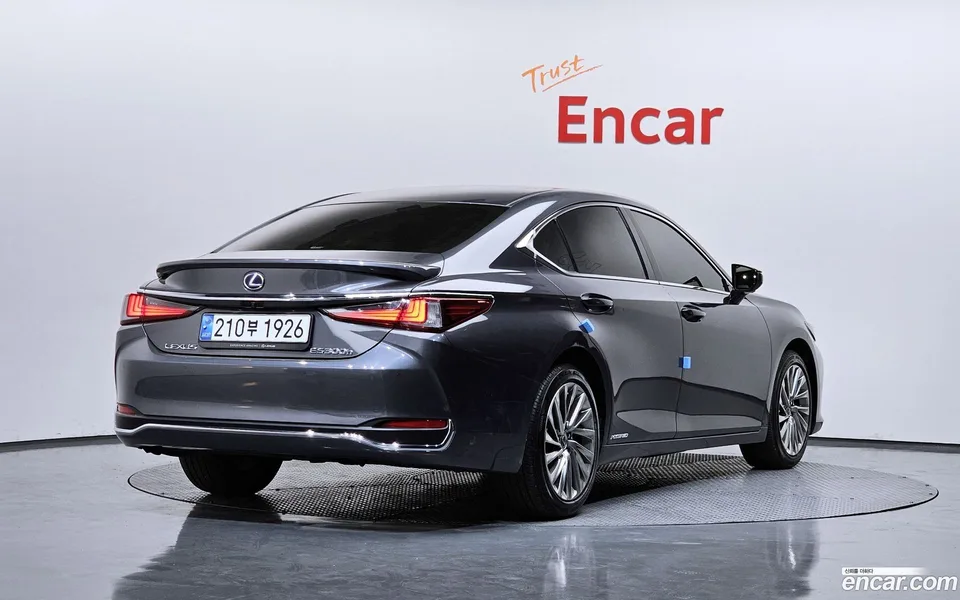 Lexus ES 300h 2022 — миниатюра 2