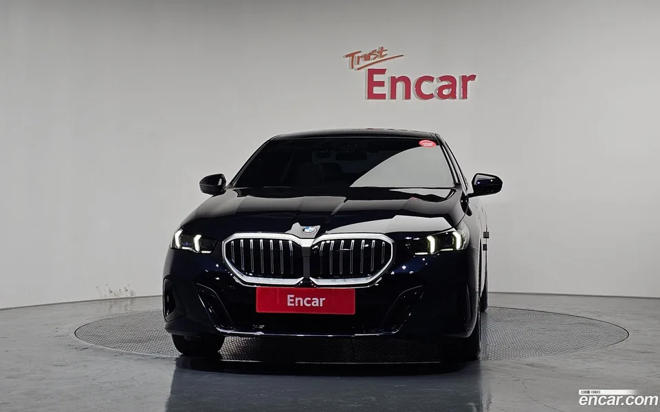 BMW 5 Series 520i M 2025 — миниатюра 3