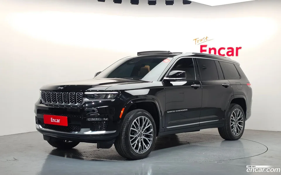 Jeep Grand Cherokee L 3.6 2023 — фото 1, купить с доставкой в Москву