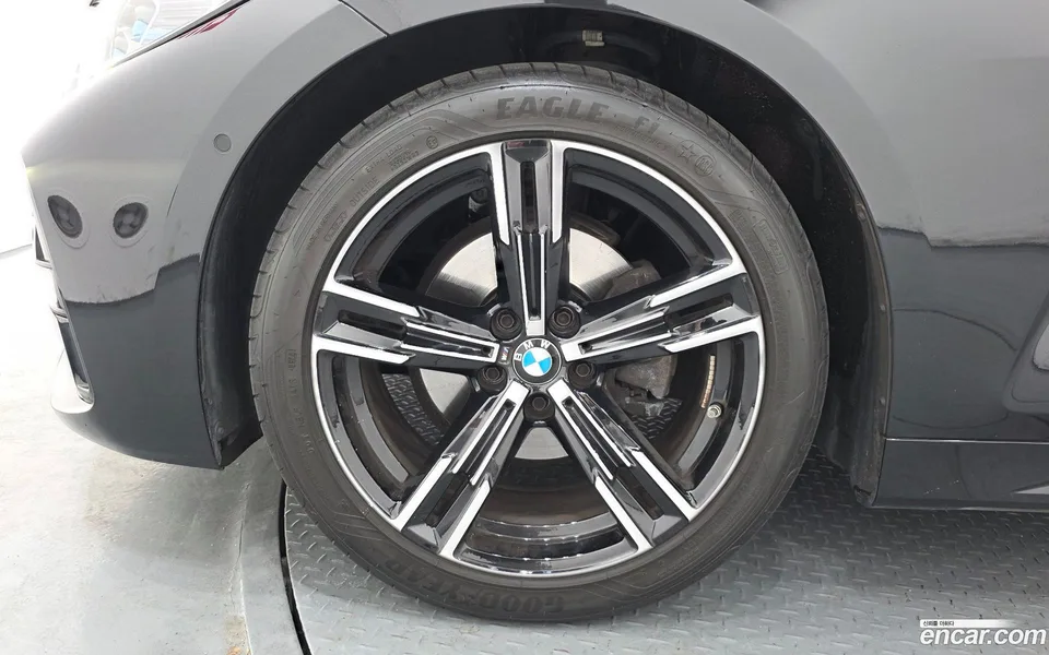BMW 4 Series 420i M 2022 — миниатюра 5